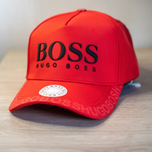 Gorra Hugo Boss Roja – Estilo Impecable y Elegante