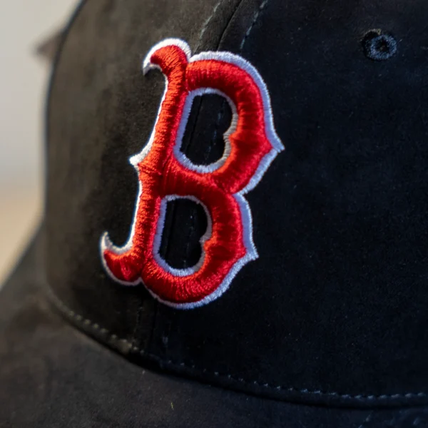 Gorra Oficial Boston Red Sox Black – Clásico Beisbolero con Estilo Urbano - Image 2