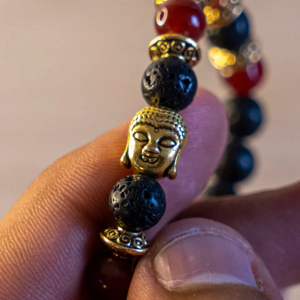 Pulsera de Roca Volcánica con Dije de Buda – Equilibrio y Estilo - Image 5